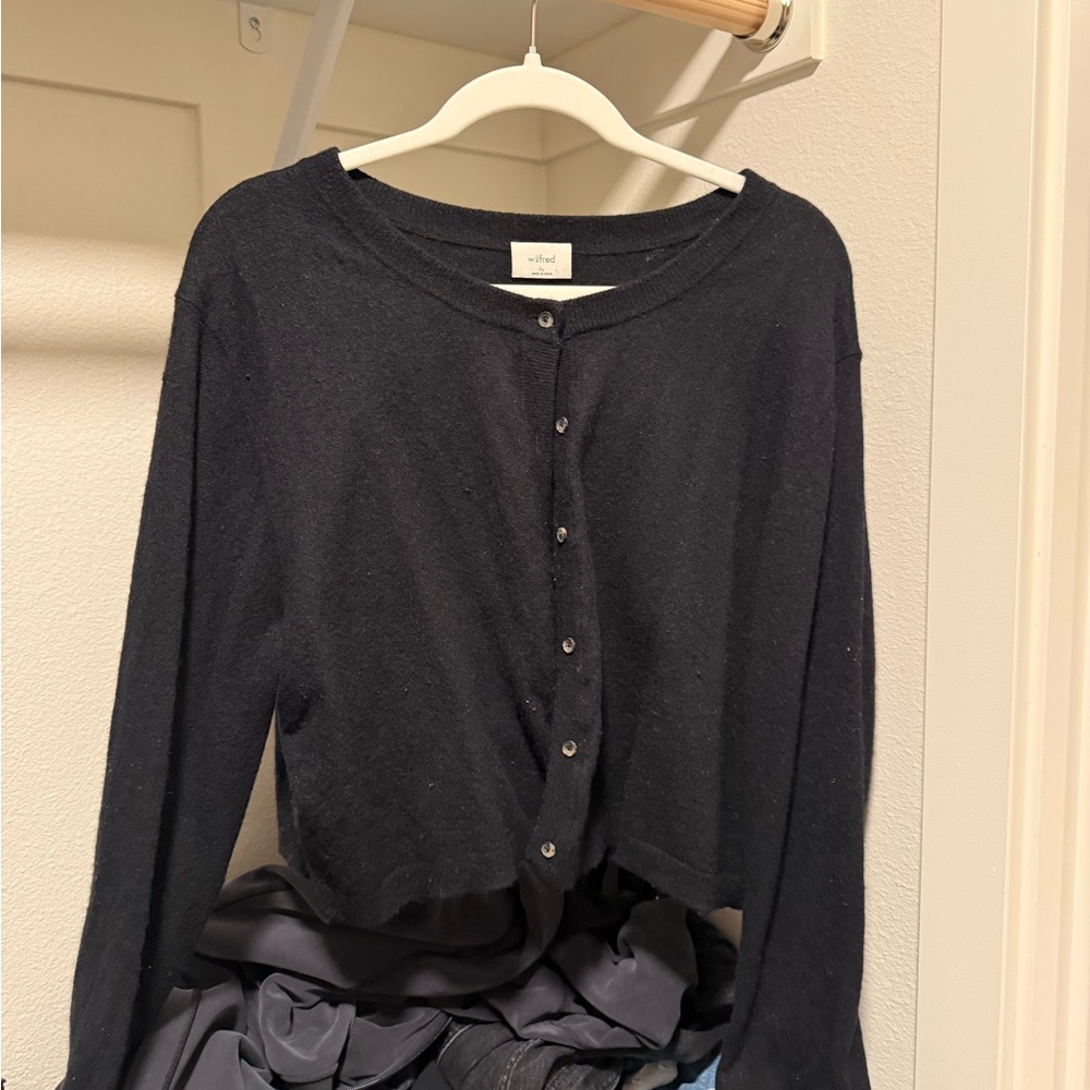 ❌SOLD❌ Wilfred SoftSpoke™ Sicily Cardigan- BLACK - Picture 2 of 7